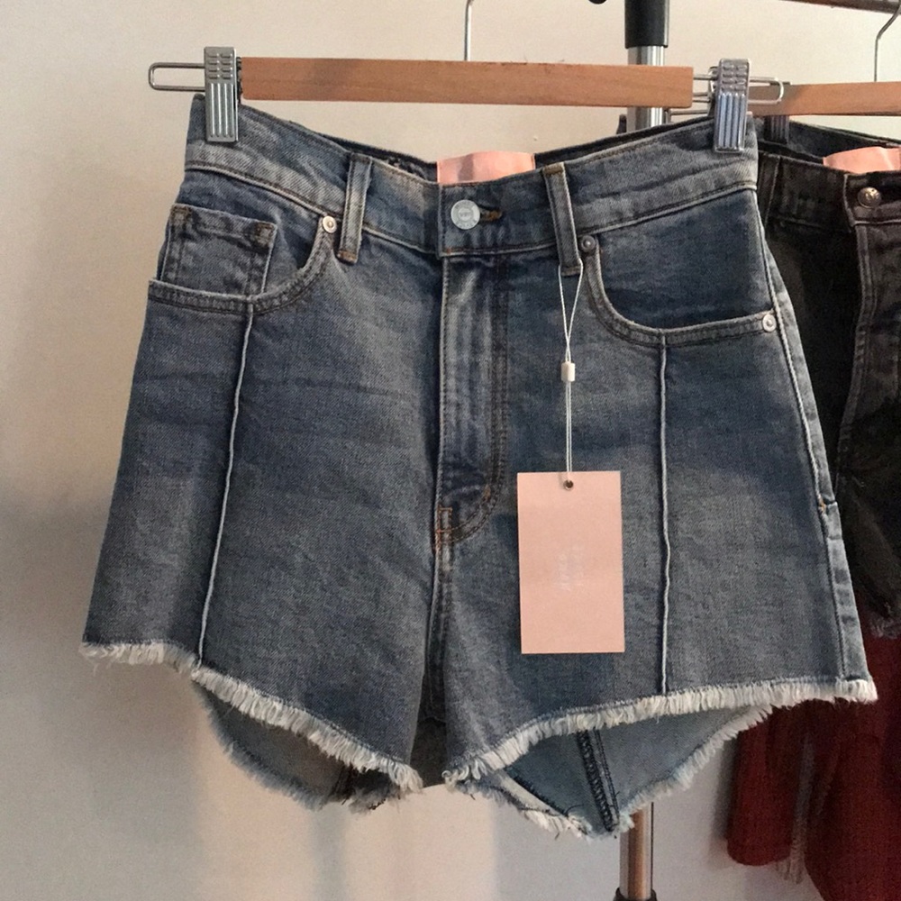 BRAND NEW REVICE DENIM SHORTS!!! Size 28